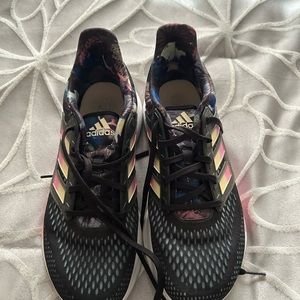 Adidas women’s athletic shoes size 8 1/2